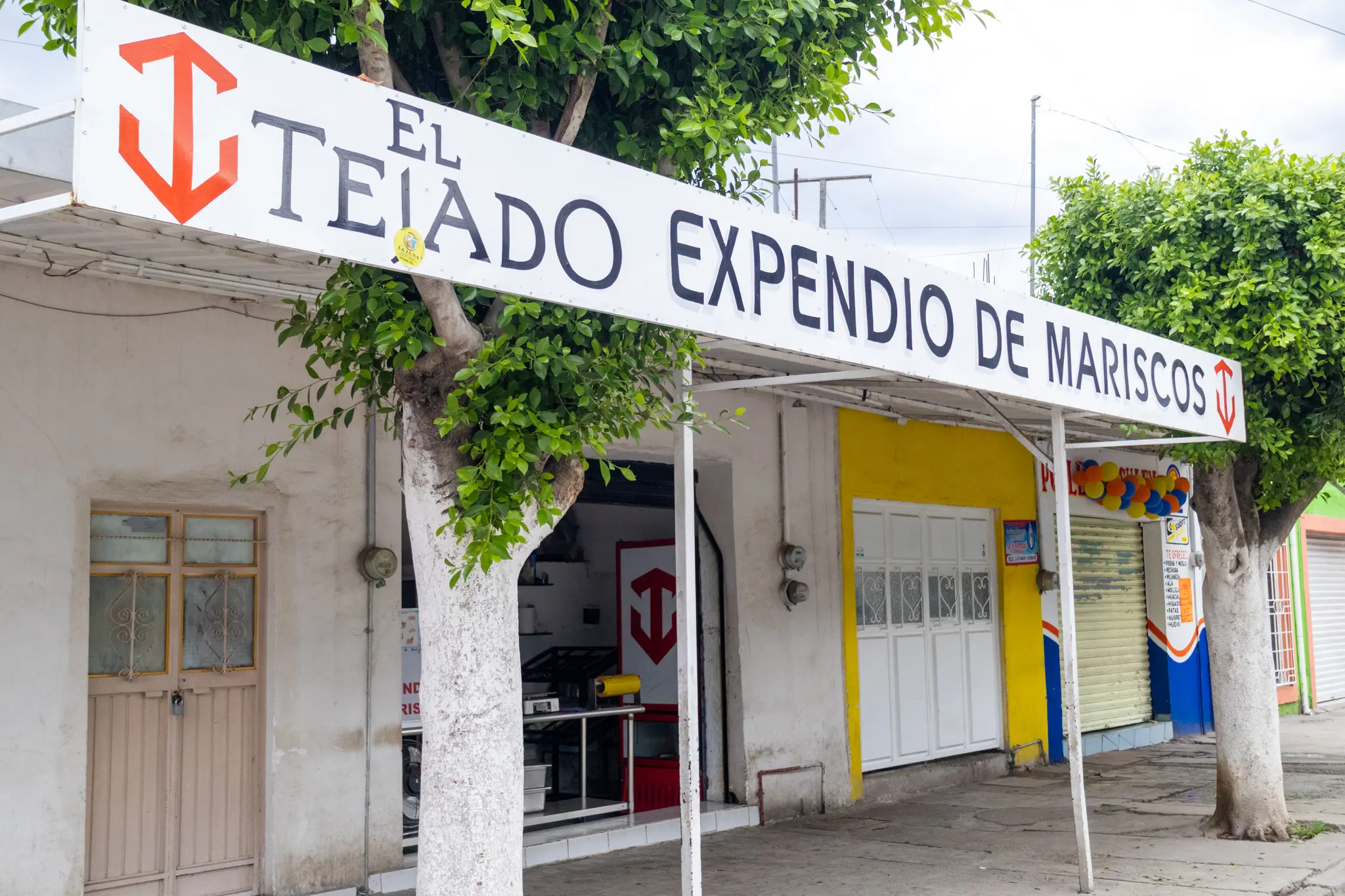 Fachada del Expendio La Aldea de El Tejado en Silao, Guanajuato